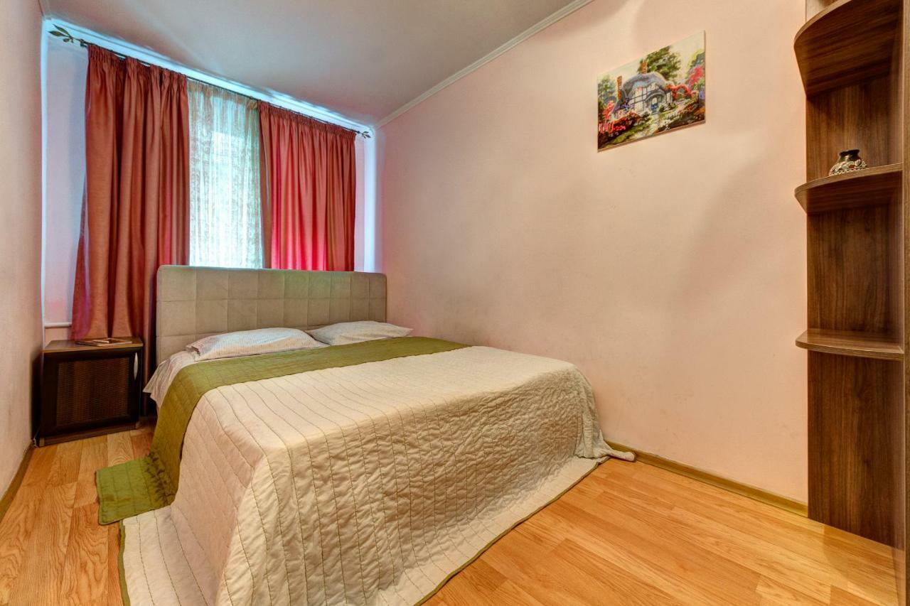 Apartments Near The Nsc Olympic キエフ エクステリア 写真